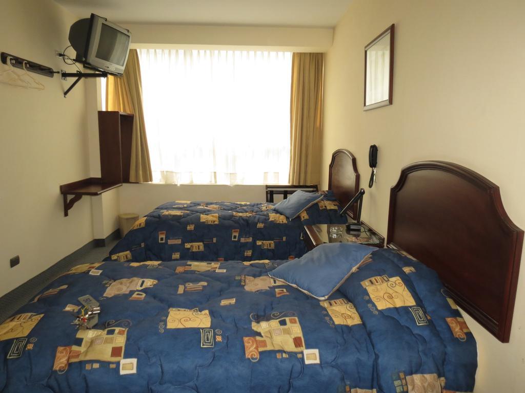 Hotel Plaza Mayor Lima Phòng bức ảnh