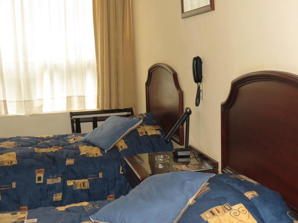 Hotel Plaza Mayor Lima Phòng bức ảnh