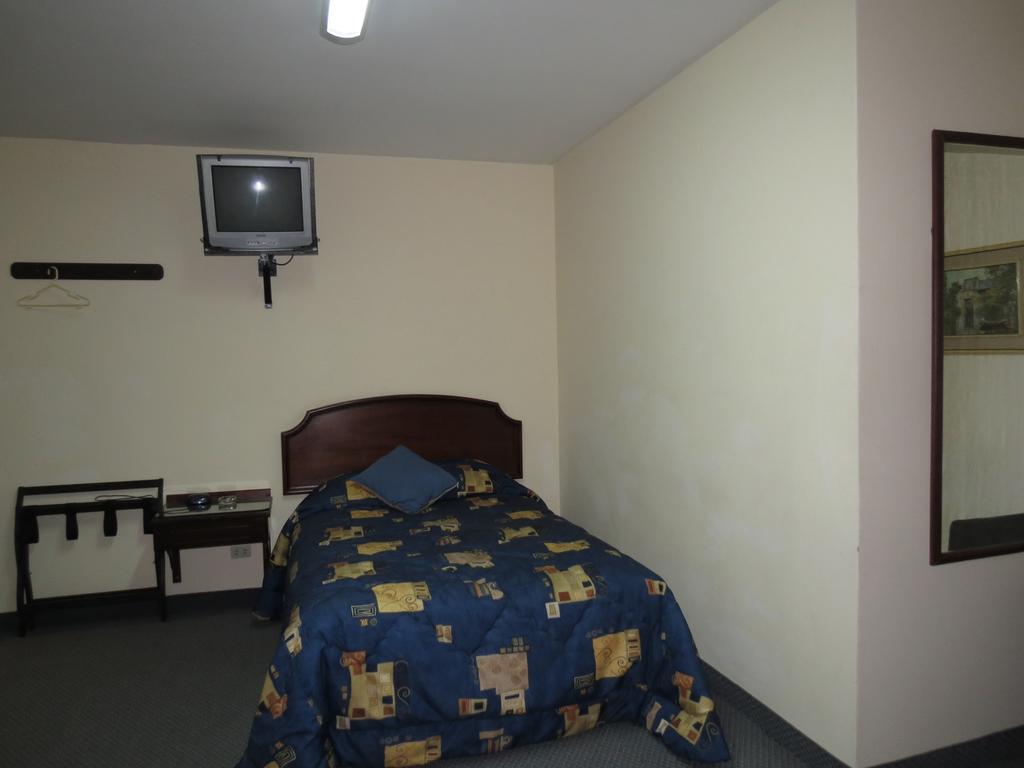 Hotel Plaza Mayor Lima Phòng bức ảnh