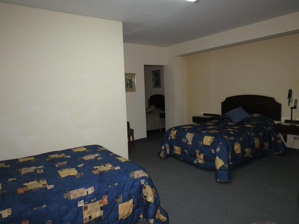 Hotel Plaza Mayor Lima Phòng bức ảnh