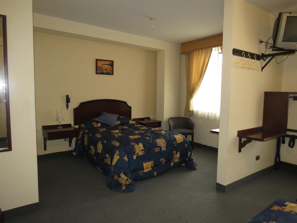 Hotel Plaza Mayor Lima Phòng bức ảnh